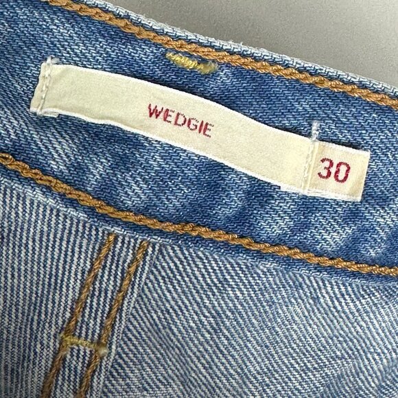 Free People Levis Icon Wedgie Jeans Size 30 Blue Denim Button Fly High Rise Boho - Picture 7 of 15